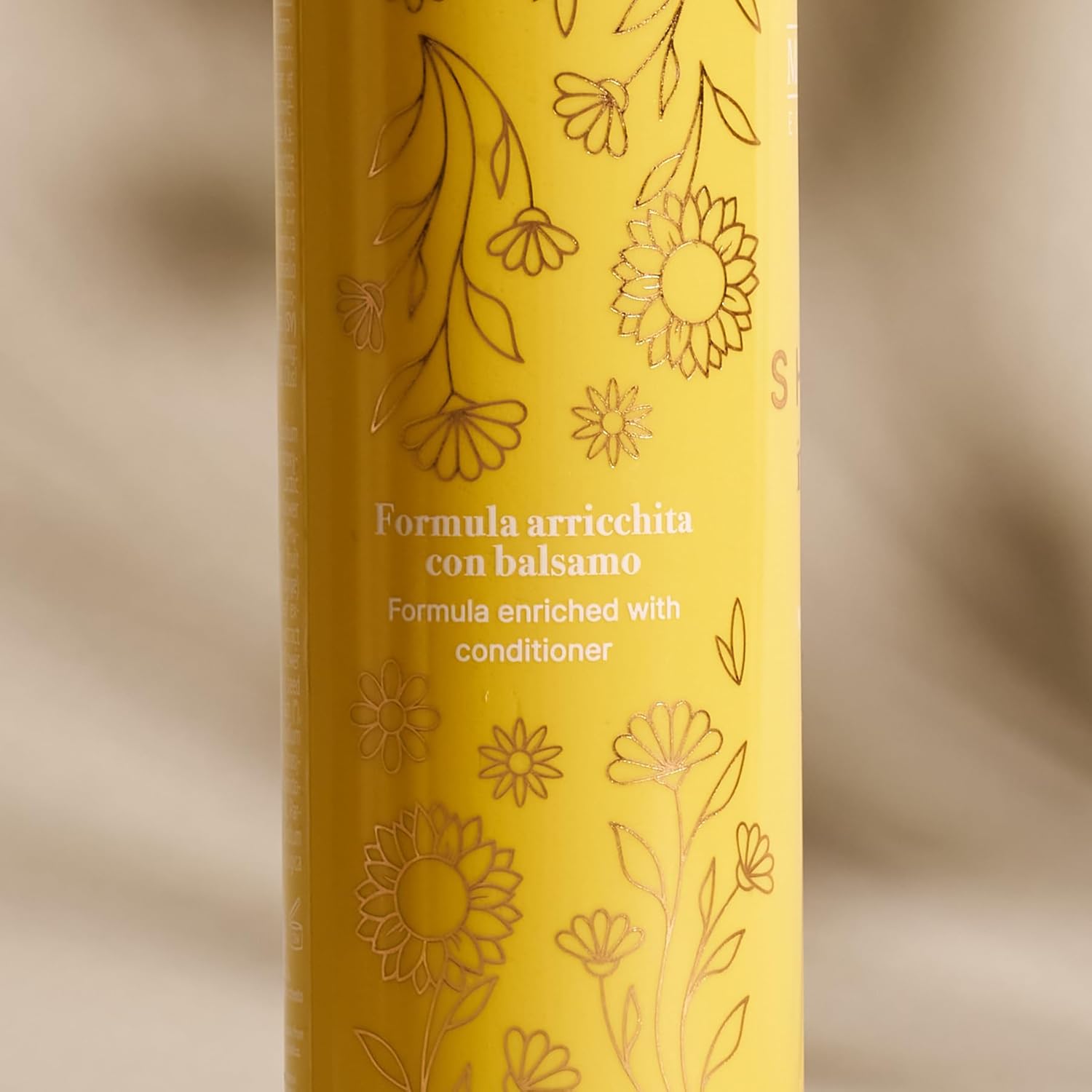 Maternatura, Shampoo for Dry Hair with Chamomile, Formula Enriched with Conditioner with Nourishing and Moisturizing Action, Bio Beauty Routine for Dry Skin and Hair, 8.45 Fl.Oz