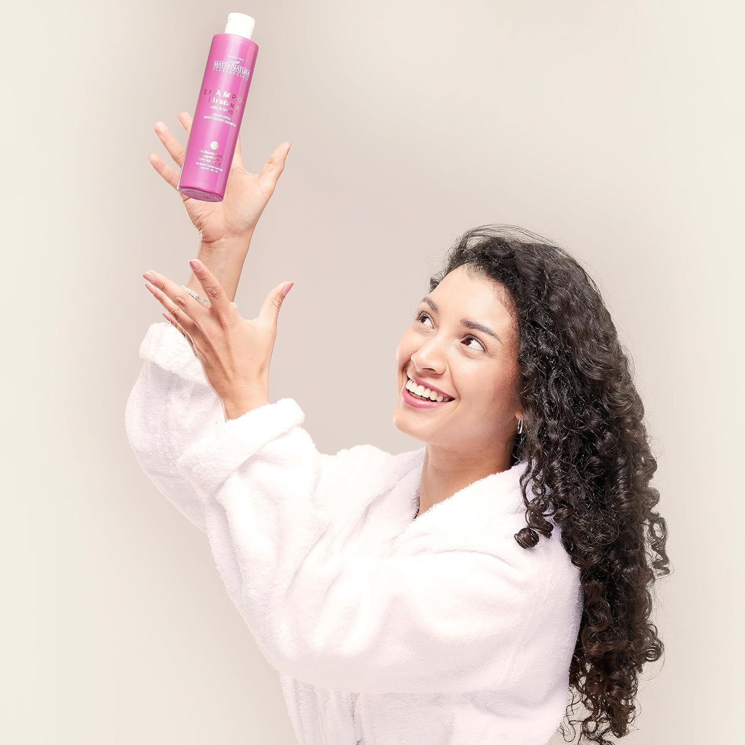 Maternatura Moisturising Shampoo for Curly Hair with Green Apple, Curl Definition, Anti-Frizz Effect, Organic Beauty Routine for Curly Hair, 8.45 Fl. Oz